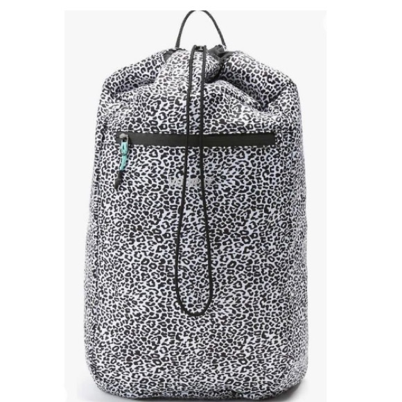 Vooray Handbags - Leopard Print Cinch Backpack. Vooray Stride Cinch Backpack in
Leopard new